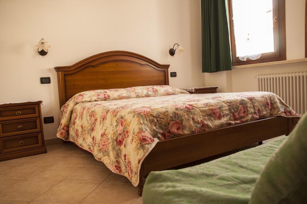 بونتي سول مينشيو Agriturismo Ai Tre Fienili الغرفة الصورة